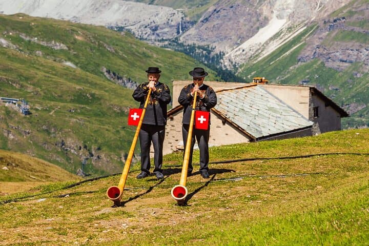 Winter Private Tour to Mount Pilatus & Lucerne: Summit Views, Alpine Lunch, and Lucerne Highlights photo 5