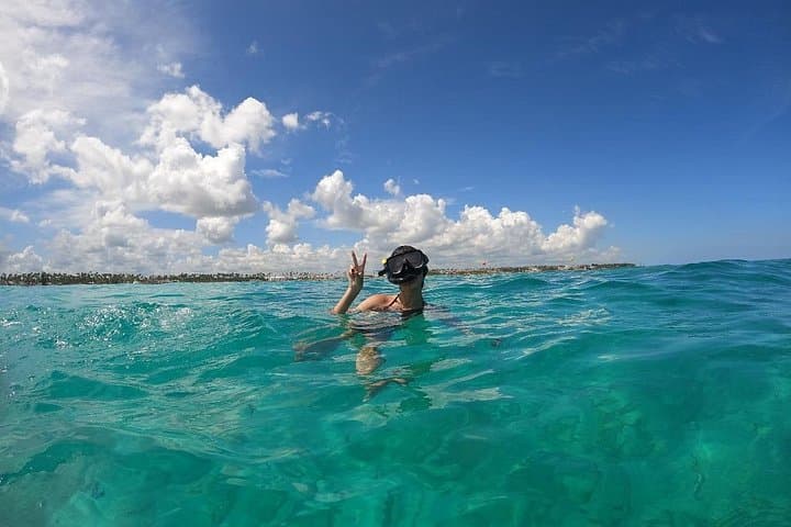 Punta Cana Catamaran Party Cruise with Open Bar & Snorkeling in Bávaro photo 2