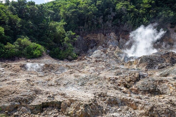 Private Saint Lucia Tour: Pitons, Soufrière Drive-In Volcano & Mud Bath photo 2