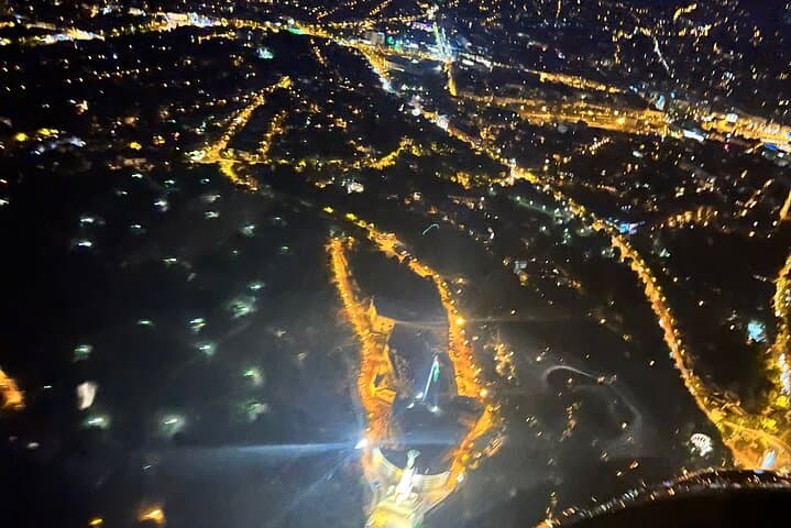 Budapest Sightseeing Flight: Cessna Tours Over Parliament & Buda Castle photo 4