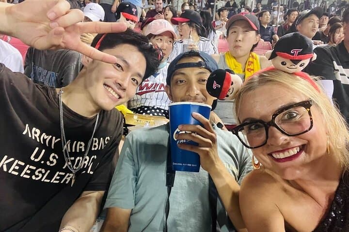 Seoul Game Night: Dinner, Beer and Jamsil Stadium Tickets photo 2