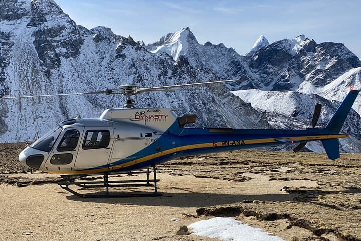 Everest Base Camp Helicopter Tour: Scenic Helicopter Flight from Kathmandu to EBC