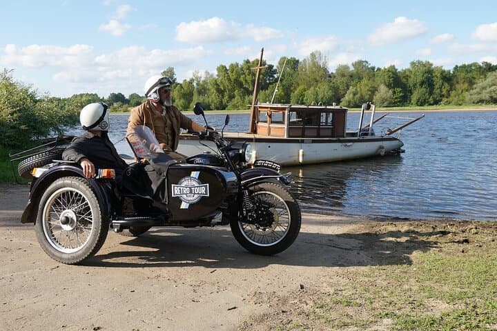 Sidecar Tour from Chinon: Half-Day Castles & Vineyards photo 3