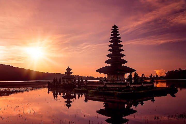 North Bali Sacred Sites: Ulun Danu, Twin Lakes & Waterfalls Day Tour photo 3