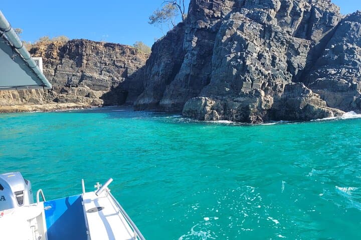 Noosa Surf and Snorkel: Mudjimba Island Half-Day Boat Charter