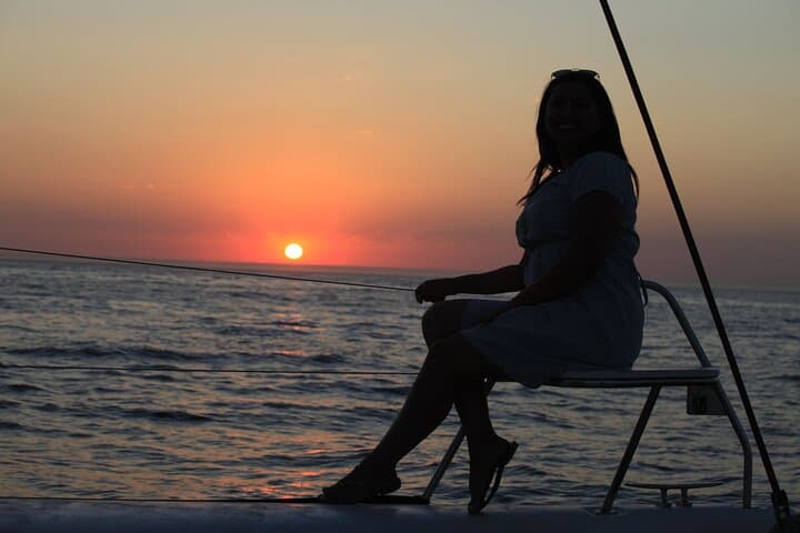 Cape Town Sunset Sail: 90‑Minute Escape Cat Cruise Under Table Mountain photo 3