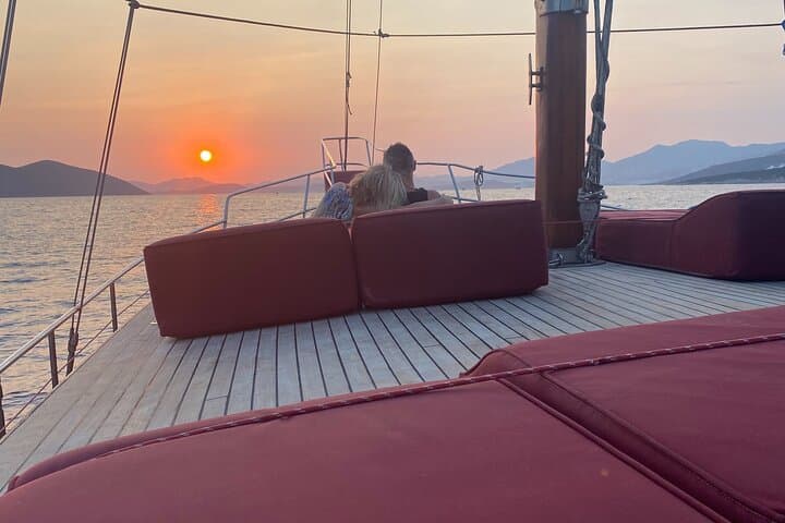 Bodrum Private Sunset Boat Tour with Dinner: Karaada & Akvaryum Bay Cruise photo 2