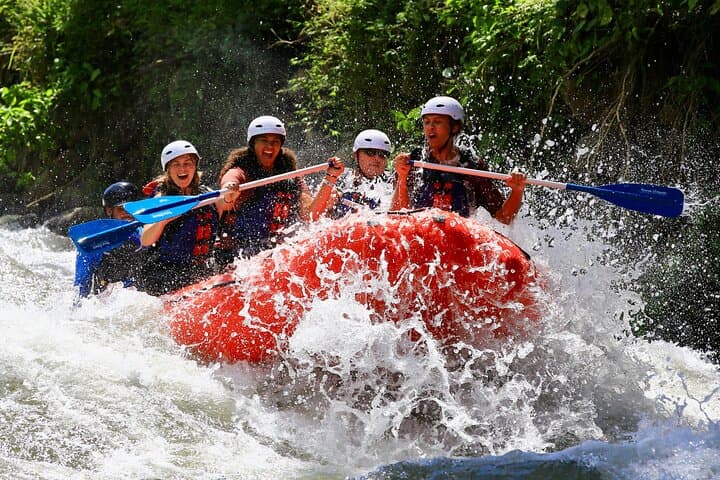 Balsa River Class III Rafting From La Fortuna: 5-Hour Jungle Rapids Adventure
