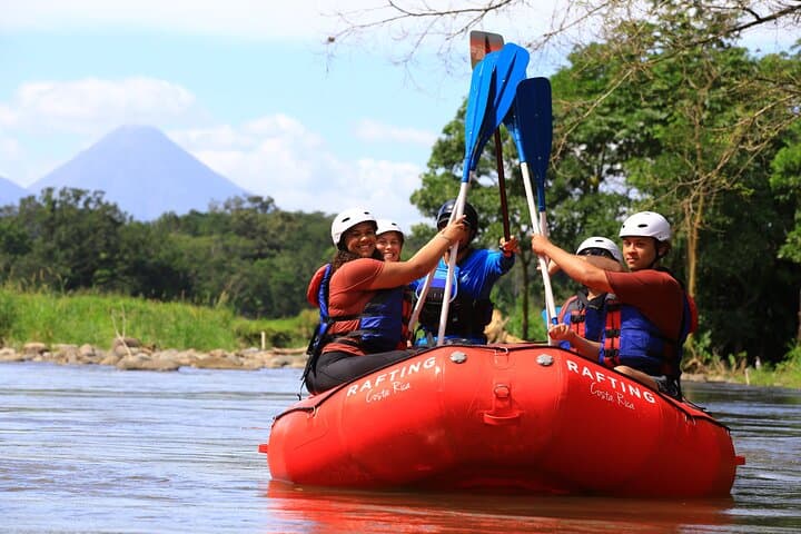 Balsa River Class III Rafting From La Fortuna: 5-Hour Jungle Rapids Adventure photo 2
