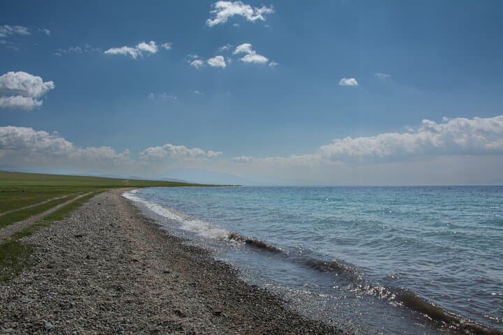 Song Kol Horse Trek: 5-Day Horseback Trek to Kyrgyz Nomads and Alpine Shores