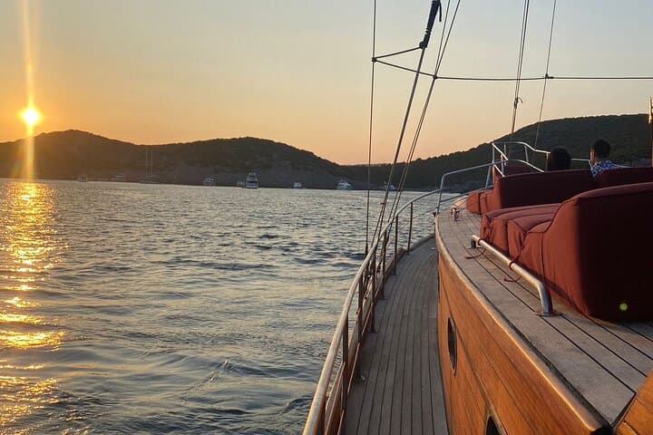 Bodrum Private Sunset Boat Tour with Dinner: Karaada & Akvaryum Bay Cruise photo 5