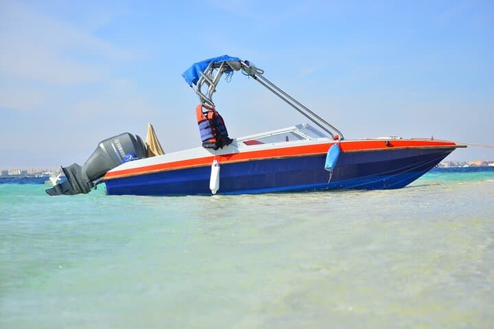 Hurghada Speedboat to Dolphin House: Snorkel, Parasail & Coastal Thrills photo 3