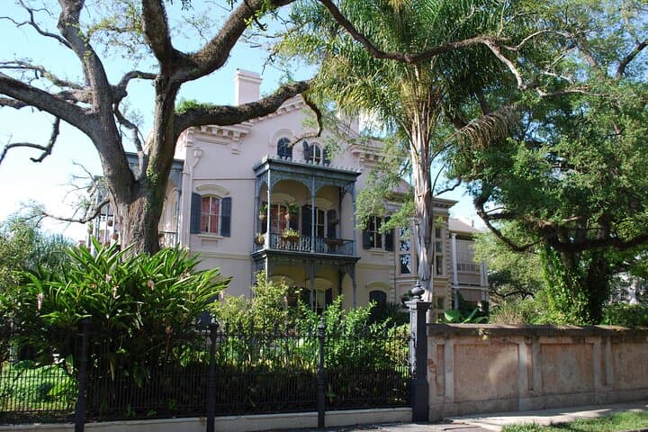 Garden District Walking Tour New Orleans: Small-Group (9 or Fewer) photo 2