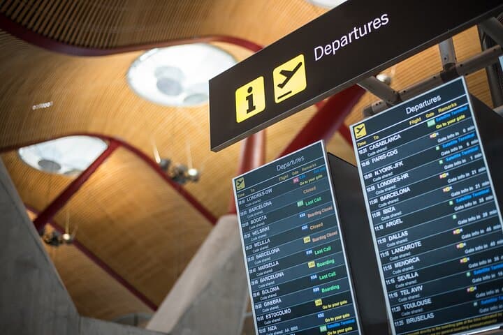 Private Van Transfer to JFK from Manhattan — Door-to-Gate Departure Service