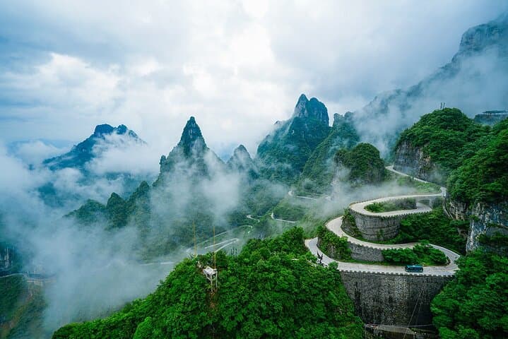 Tianmen Mountain Private Day Trip: Glass Skywalk, Heaven's Gate & Cable Car photo 4