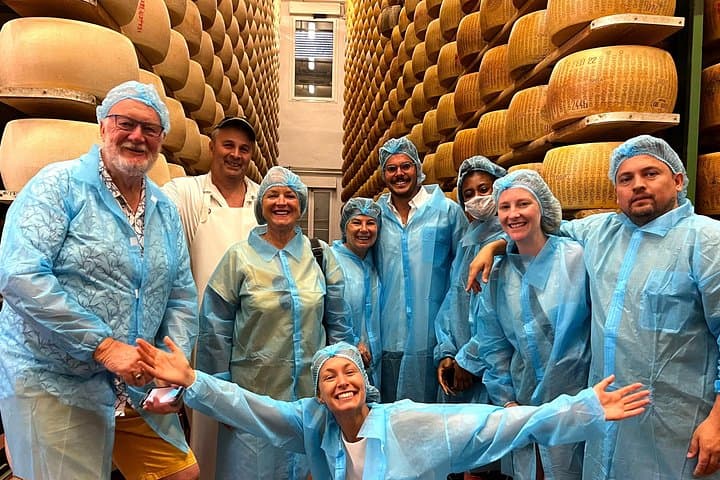 E‑Bike Through Parma’s Vineyards: Torrechiara Castle, Parmigiano & Prosciutto photo 5