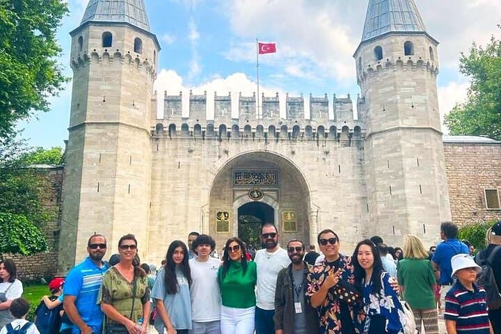 All-in-One Day Istanbul: Hagia Sophia, Topkapi & Bosphorus Sunset Cruise photo 2