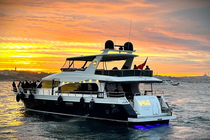 All-in-One Day Istanbul: Hagia Sophia, Topkapi & Bosphorus Sunset Cruise photo 3