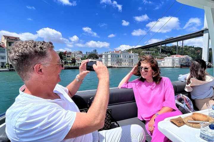 Bosphorus Yacht Cruise with Asian-Side Stopover: 2.5‑Hour Morning & Afternoon Tours photo 2