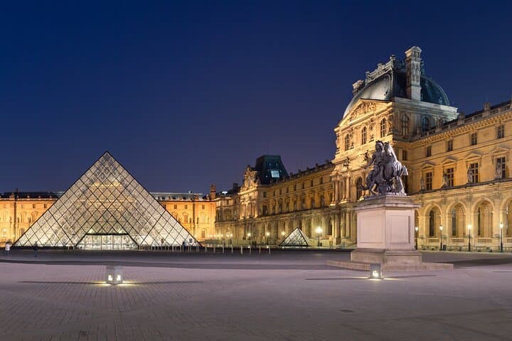 Rolls-Royce Paris Full-Day Luxury Sightseeing Tour — Eiffel, Champs-Élysées & Montmartre photo 2
