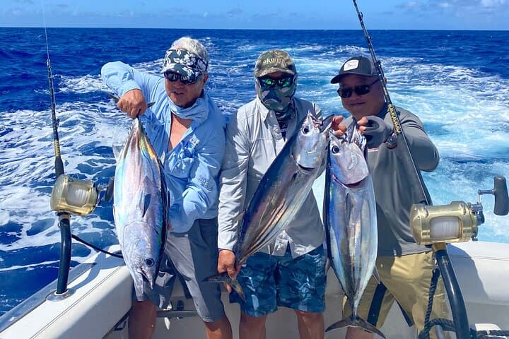 Private Deep-Sea Fishing Charter in Honolulu — Waikiki Sportfishing Aboard Magic photo 4