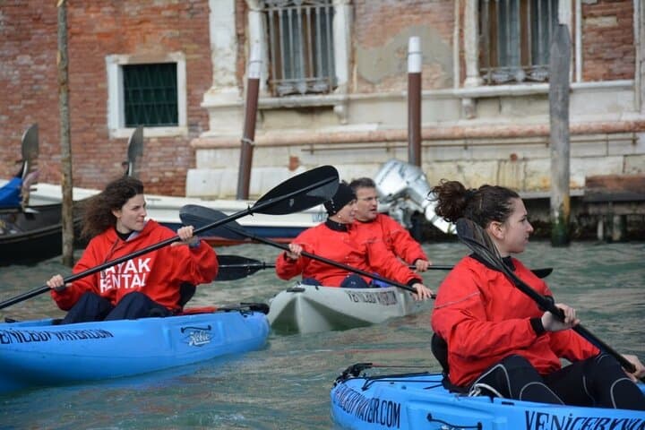 Venice 60-Minute Kayak Tour: Quick Guided Paddle Through the Canals photo 6