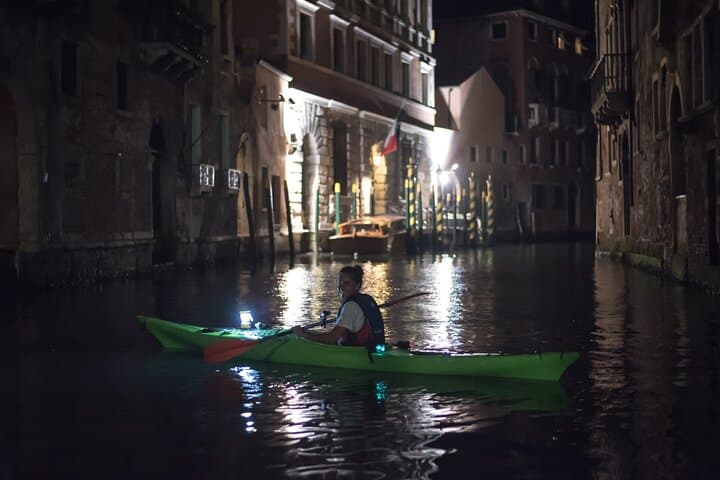 Venice Sunset Kayak Tour: Night Paddle Through the Canals photo 3