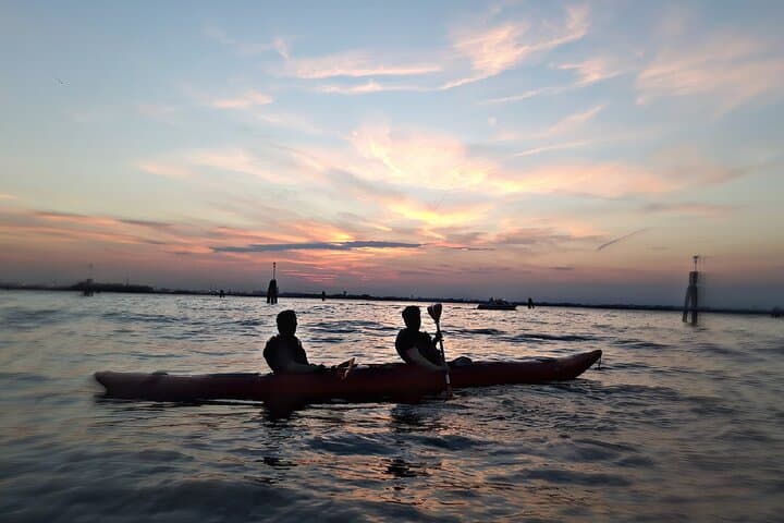 Night Kayak Venice: Sunset Lagoon & Secret Canals Tour