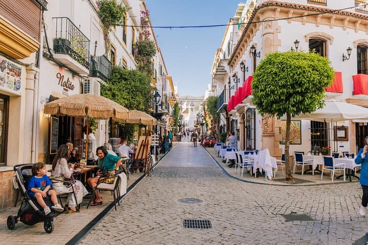 insider-walking-tour-marbellas-old-town-olive-oil-tasting photo 2