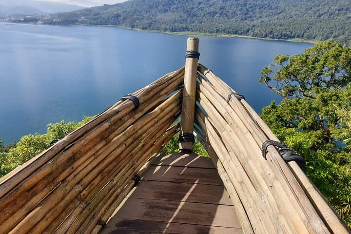 Northwest Bali Highlights: Banyumala, Handara Gate & Ulun Danu Day Tour photo 2