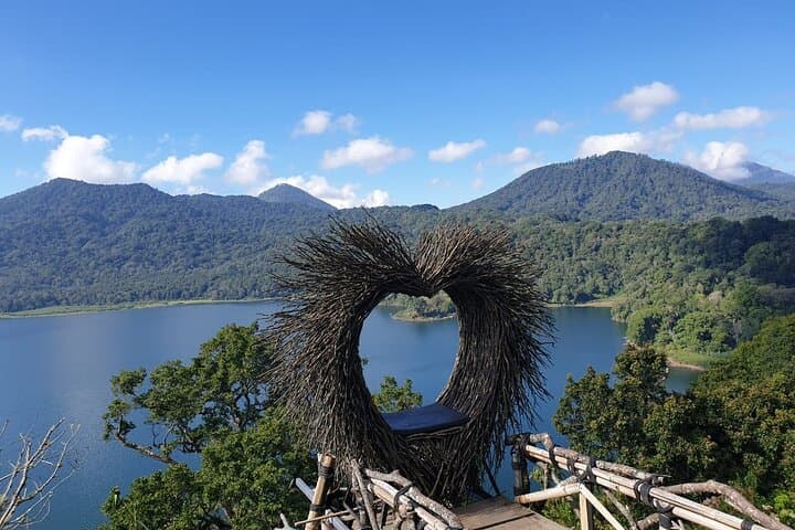 Northwest Bali Highlights: Banyumala, Handara Gate & Ulun Danu Day Tour photo 3