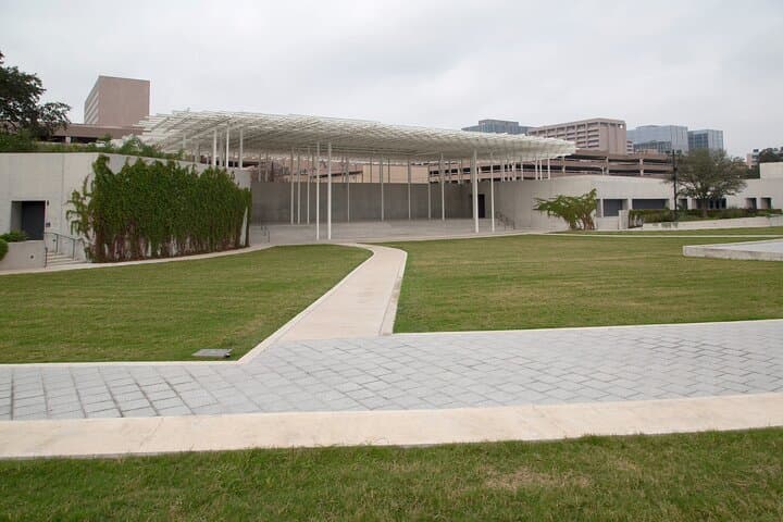 Austin Family Explorer — Private 2-Hour Magical Urban Walking Tour photo 4