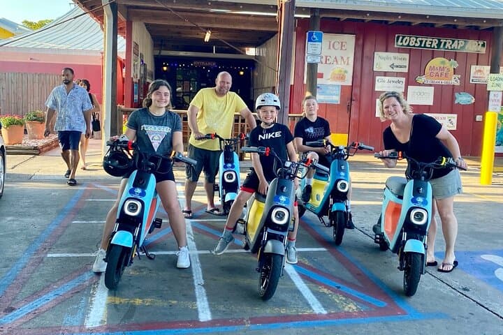 Naples 90-Minute Guided Electric Moped Tour of Downtown & Waterfront photo 2