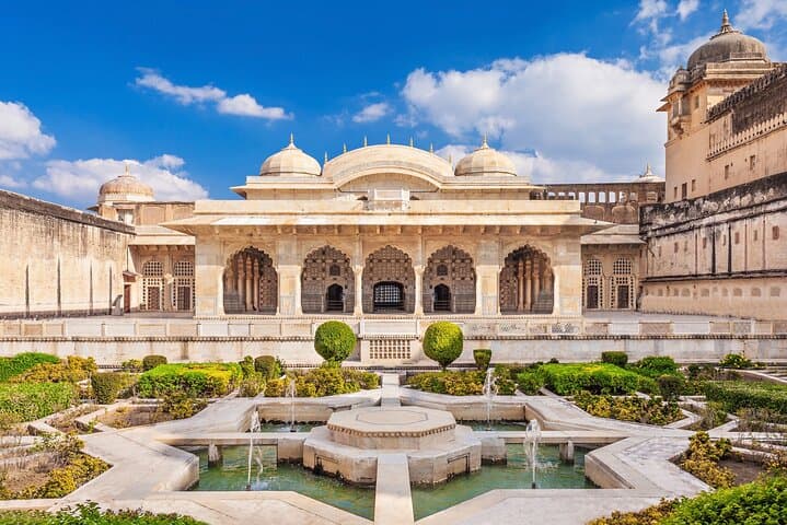 Full-Day Private Jaipur City Tour: Amber Fort, City Palace & Jantar Mantar photo 3