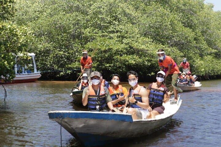 Explore Nusa Lembongan Mangroves by Kayak or SUP: A Quiet Coastal Adventure photo 2