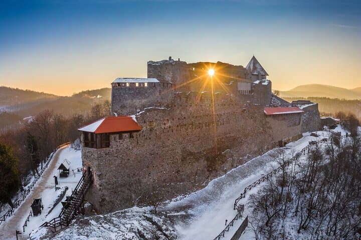 Hike to Visegrád Castle and Danube Sauna: Great Danube Bend Day Trip from Budapest