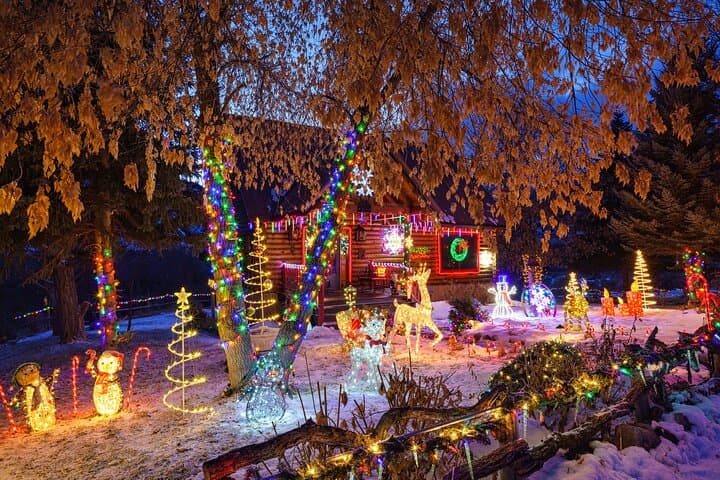 Dallas Holiday Splendor: 2-Hour Festive Walk Through SMU & Highland Park Lights photo 2