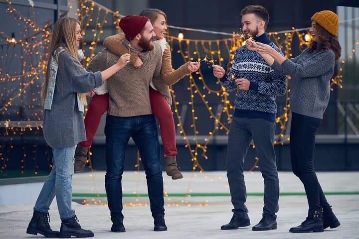 Austin Christmas Lights & Arts Private Tour: Zilker Holiday Tree, Armadillo Bazaar & Murals