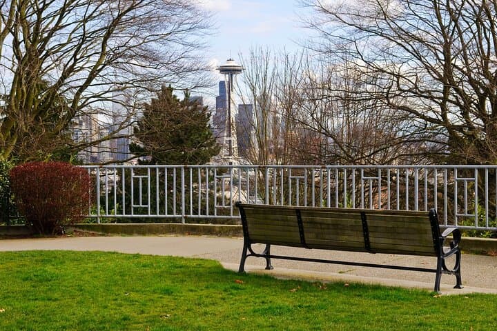 Private Romantic Seattle Tour — Kerry Park, Space Needle & Pacific Science Center photo 6