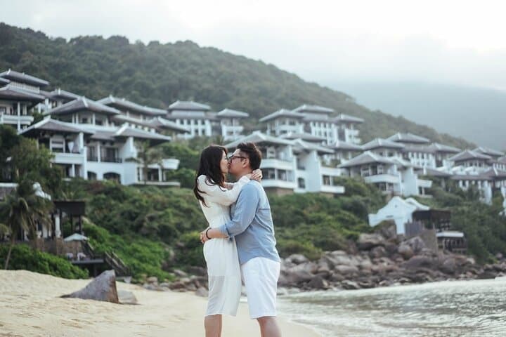 Sunset River Proposal Photoshoot in Hoi An: Lanterns, Rooftops & Old Town Portraits photo 5