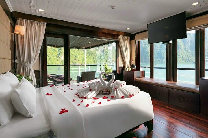 Overnight Halong Bay Cruises: 1–2 Day All-Inclusive Tours with Kayaking & Cave Visits photo 6
