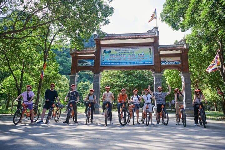 Ninh Binh Full-Day Limousine Tour: Trang An, Tam Coc & Mua Cave photo 4