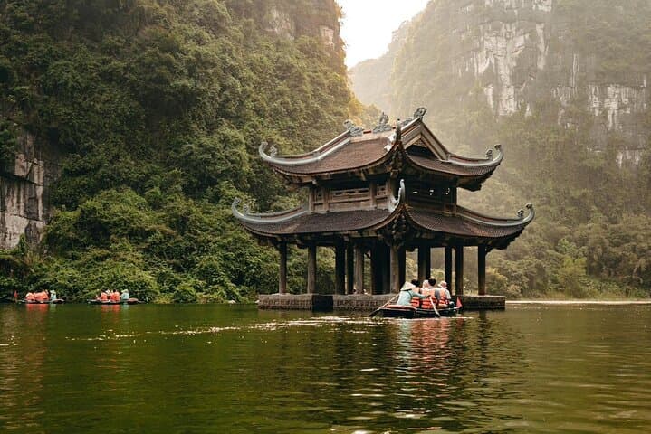 Ninh Binh Full-Day Limousine Tour: Trang An, Tam Coc & Mua Cave photo 1