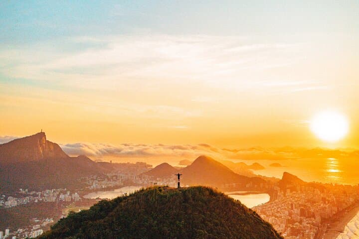 Morro Dois Irmãos Hike: Guided Photo Trek Above Rio de Janeiro