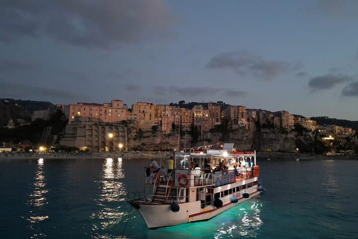 Sunset Boat Tour from Tropea to Capo Vaticano — Aperitif & Snorkel at Grotticelle