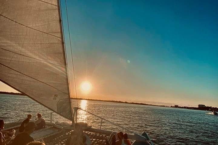 Sunset Dinner Cruise in Nassau — All-Inclusive Harbor Sail & Dinner