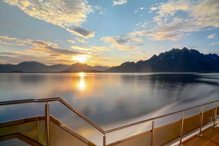 Midnight Sun Cruise from Tromsø: Arctic Evening Cruise to the Barents Sea photo 4