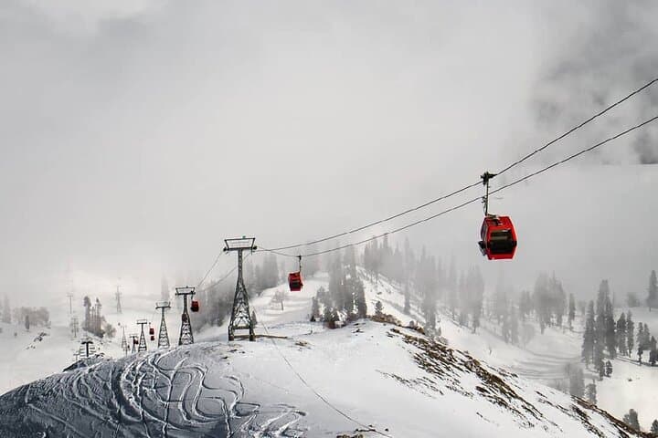 Kashmir Winter Escape: Dal Lake Shikara, Gulmarg Skiing & Pahalgam Meadows photo 5