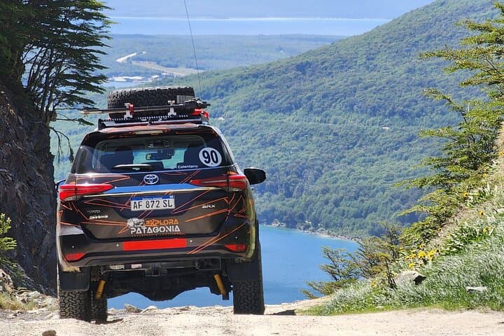 4x4 Off-Road to Escondido and Fagnano Lakes from Ushuaia