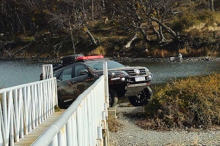 4x4 Off-Road to Escondido and Fagnano Lakes from Ushuaia photo 4